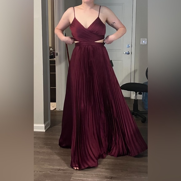 Lulus Dresses & Skirts - Lulus L Formal Cut Out Floor Length Dress